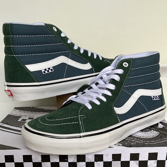 Vans Men’s Skate Sk8-Hi Mountain View
VN0A5FCCBD6
Sneakers - Picture 9 of 16